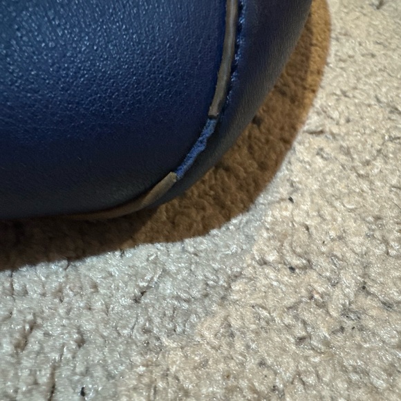 Kathy Ireland Deep Blue Shoulder Bag - Picture 3 of 4